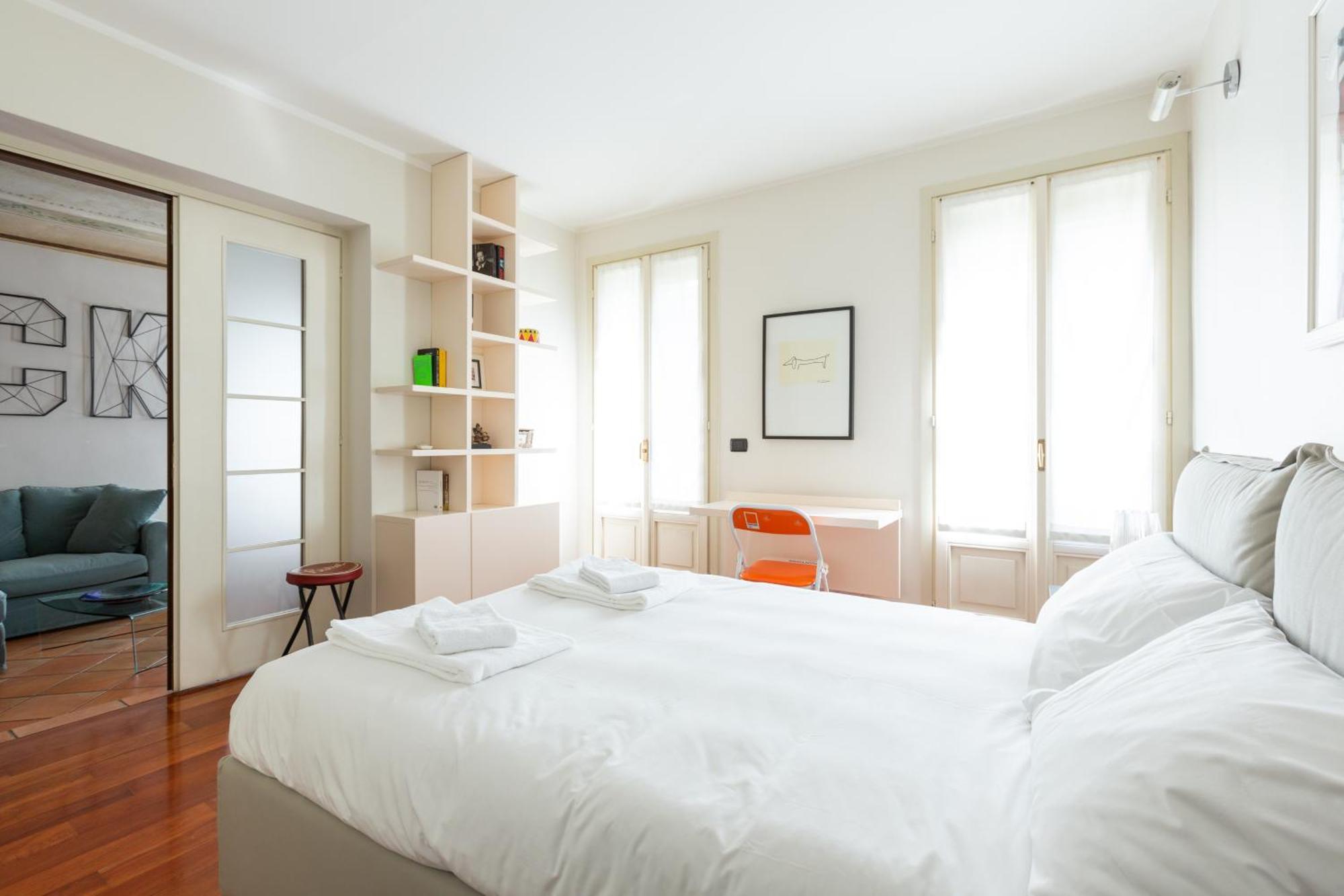 Cosy Two Bedroom Close To Navigli Milaan