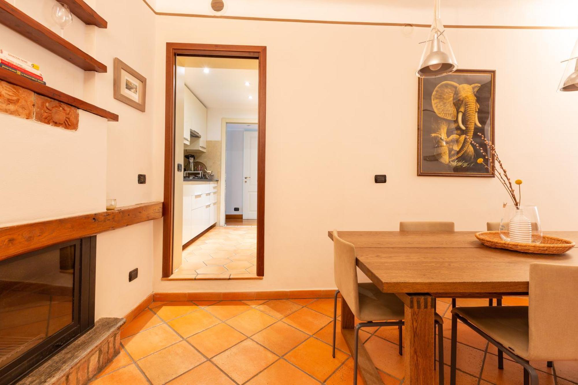 Cosy Two Bedroom Close To Navigli Milaan