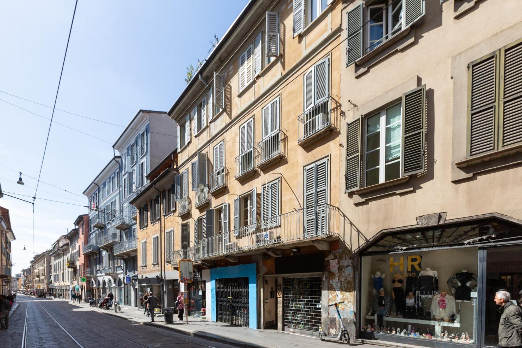 Cosy Two Bedroom Close To Navigli Milaan